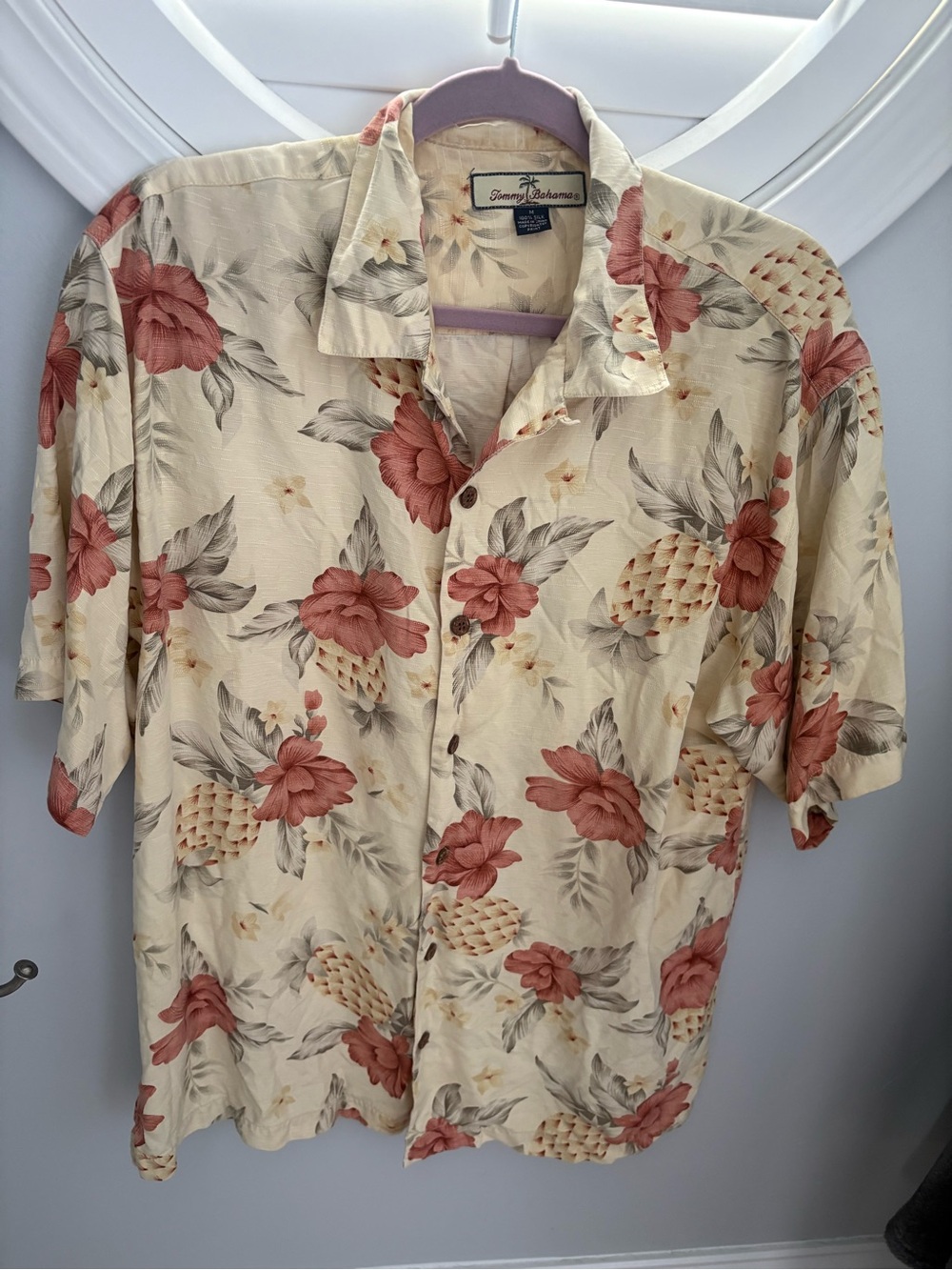Tommy Bahama men’s button-down shirt pineapple floral 100 percent silk sz med
